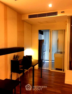 ขายคอนโด : คอนโด 1-ห้องนอน ที่ เดอะ รูม สุขุมวิท 62 ใกล้ BTS ปุณณวิถี (ID 2377628)