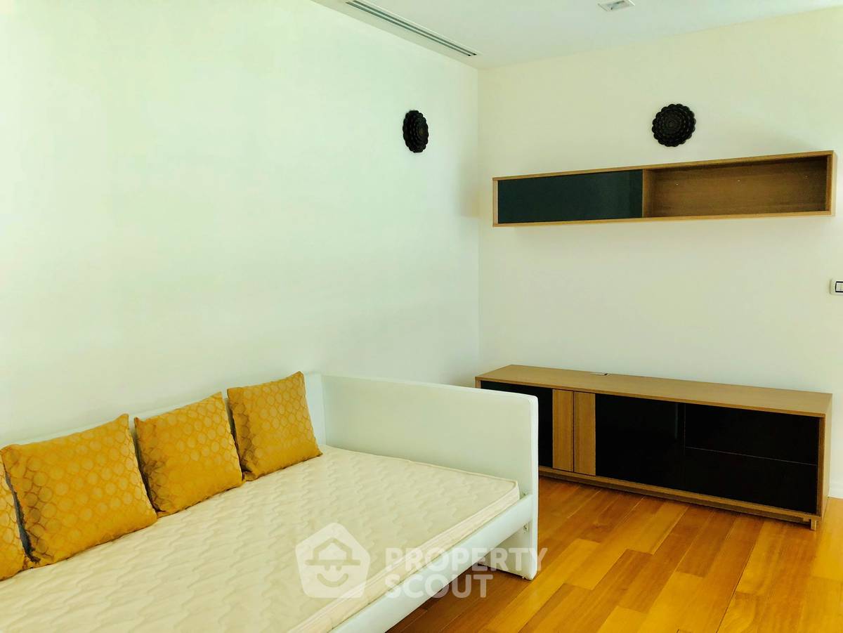 รูป คอนโด 3-ห้องนอน ที่ เดอะ ริเวอร์ คอนโดมิเนียม ใกล้ BTS สะพานตากสิน (ID 514666) - รูปที่ 6/9