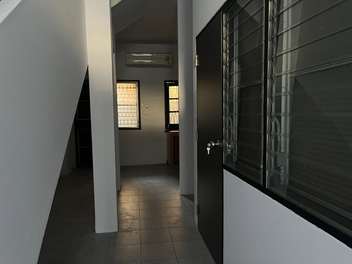 picture 🌿 **VR0239 4-story townhome near MRT Sutthisan, 10-minute walk** - 6/11