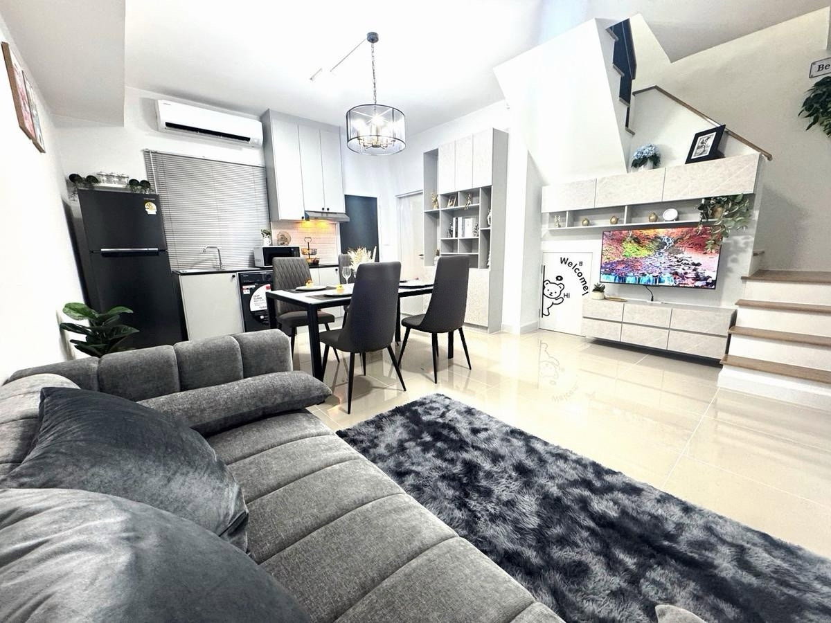 รูป ทาวน์เฮ้าส์ให้เช่า ✨ Pleno Sukhumvit-Bangna 2 ✨ 3 ห้องนอน 2 ห้องน้ำ เฟอร์นิเจอร์ และ เครื่องใช้ไฟฟ้าครบ  - รูปที่ 7/11