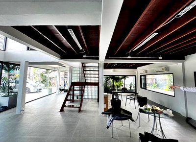 พื้นที่ขายของให้เช่า : อาคารพาณิชย์ให้เช่า 520 ตรม. ลาดพร้าว 64 สุทธิสารวินิจฉัย สำหรับคาเฟ่ สำนักงาน คลีนิค สตูดิโอ