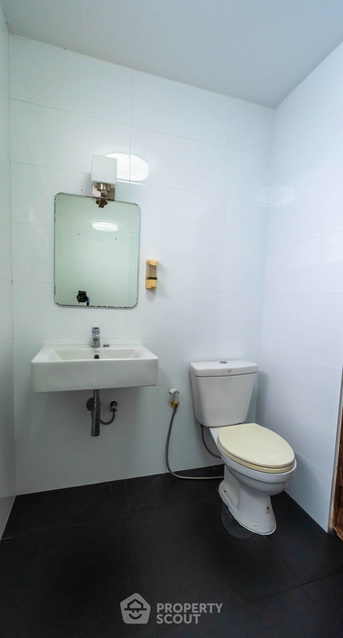 รูป ทาวน์เฮาท์ 5-ห้องนอน ที่ เอกมัย วิลล่า ใกล้ ARL รามคำแหง (ID 515390) - รูปที่ 14/19