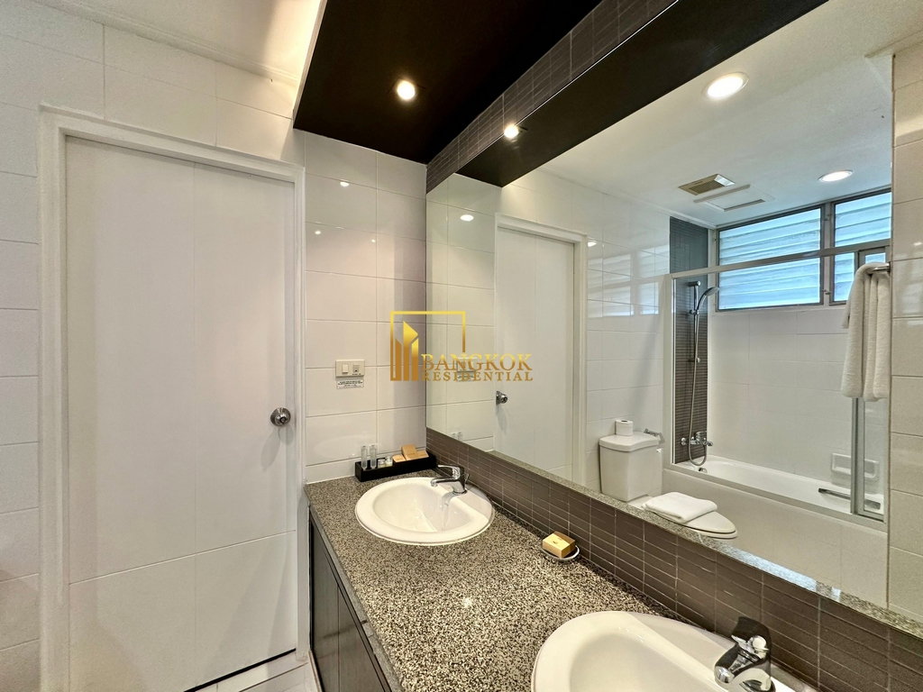รูป Spacious 4 Bedroom Penthouse Apartment in Sukhumvit 7 - BR0669AP - รูปที่ 32/58