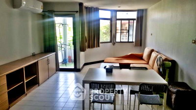 คอนโดให้เช่า : คอนโด 2-ห้องนอน ที่ ศรีวรา การ์เด้น คอนโดมิเนียม ใน พลับพลา (ID 811200)