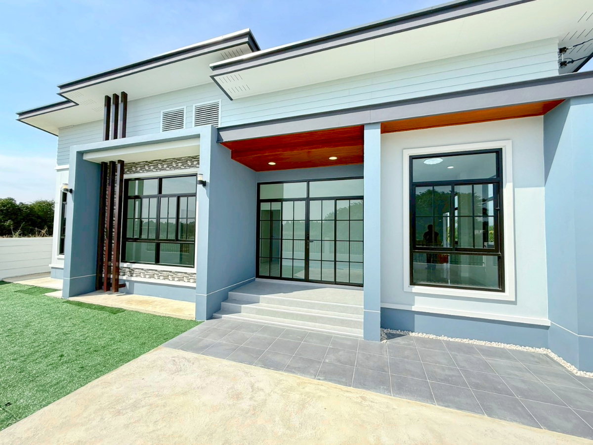 รูป ขายบ้านเดี่ยวโมเดิร์น หลังสุดท้าย  3ห้องนอน 2 ห้องน้ำ 2 ที่จอดรถ พนัสนิคม ชลบุรี - รูปที่ 4/33