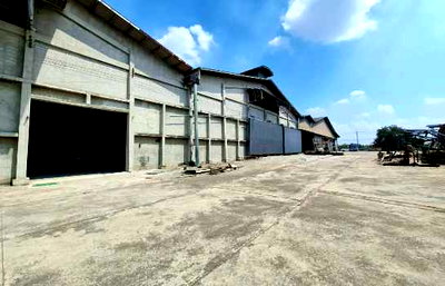 ขายโรงงาน : ขาย โรงงานสภาพดี พนัสนิคม ชลบุรี มีบริเวณกว้างพร้อมโกดัง 50-1-8 ไร่