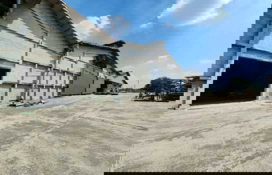 รูป ขาย โรงงานสภาพดี พนัสนิคม ชลบุรี มีบริเวณกว้างพร้อมโกดัง 50-1-8 ไร่ - รูปที่ 1/12