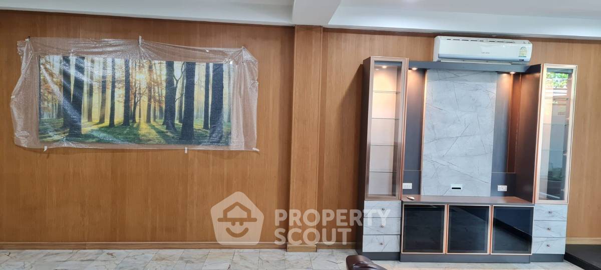 picture 4-BR House close to Sukhumvit (ID 851591) - 10/13