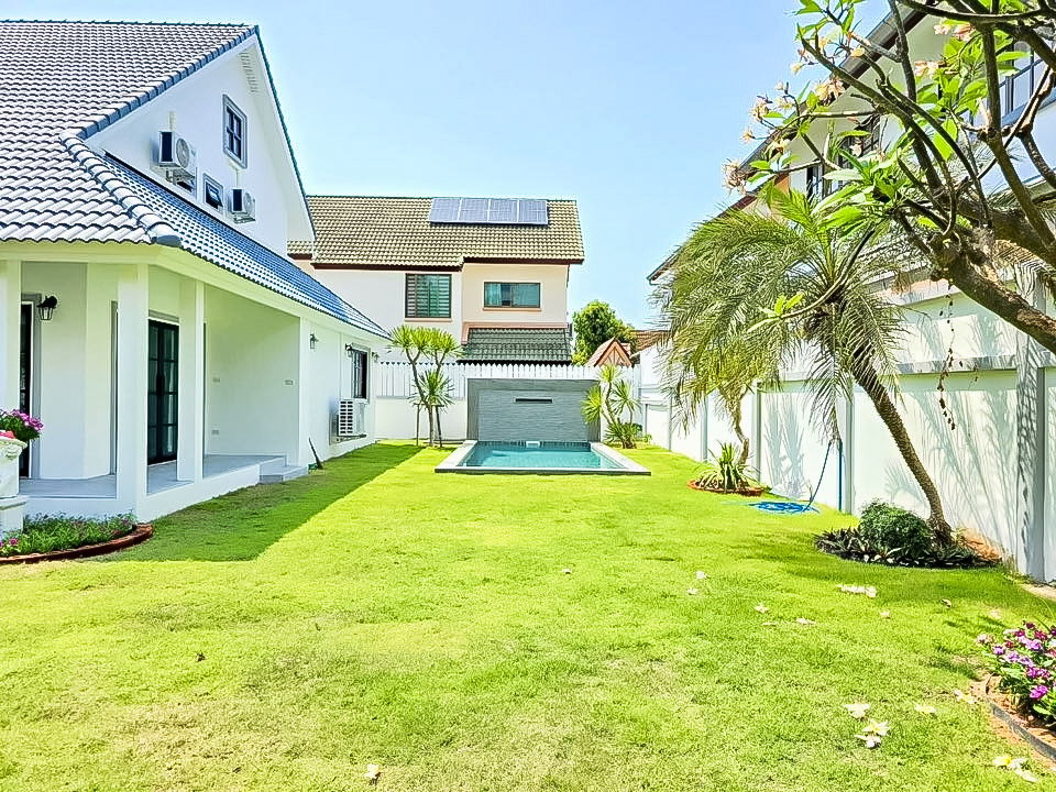รูป 4 Bedroom Pool Villa for Sale East Pattaya - รูปที่ 3/17