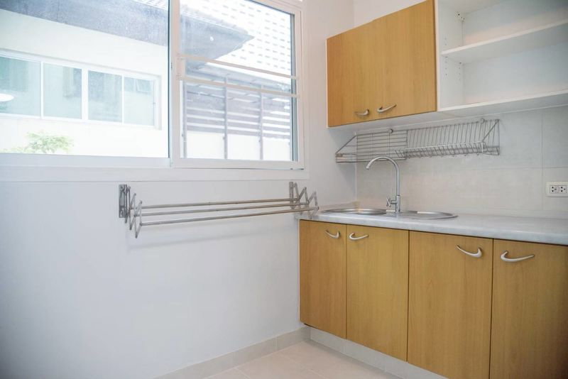 รูป ปล่อยเช่าคอนโด Cityhome รัชดา เฟอร์นิเจอร์และเครื่องใช้ไฟฟ้าครบ ตกแต่งพร้อมเข้าอยู่ เดินทางสะดวก ใกล้ MRTศูนย์วัฒนธรรม-RW007865 - รูปที่ 6/9