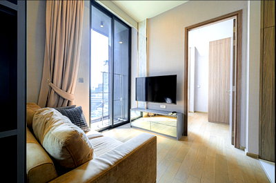 เช่าคอนโด BTS พร้อมพงษ์ : ว่างพร้อมอยู่! Celes Asoke. 1นอน 35ตร.ม.  Line id: @pfagent