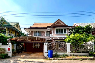 เช่าบ้านเดี่ยว MRT ไทรม้า : ให้เช่า 25,000 บาท/เดือน บ้านเดี่ยว 2 ชั้น หมู่บ้านนราธิป ไทรม้า ต่อเติมครบพร้อมอยู่ ทำเลดีติดถนนใหญ่รัตนาธิเบศร์