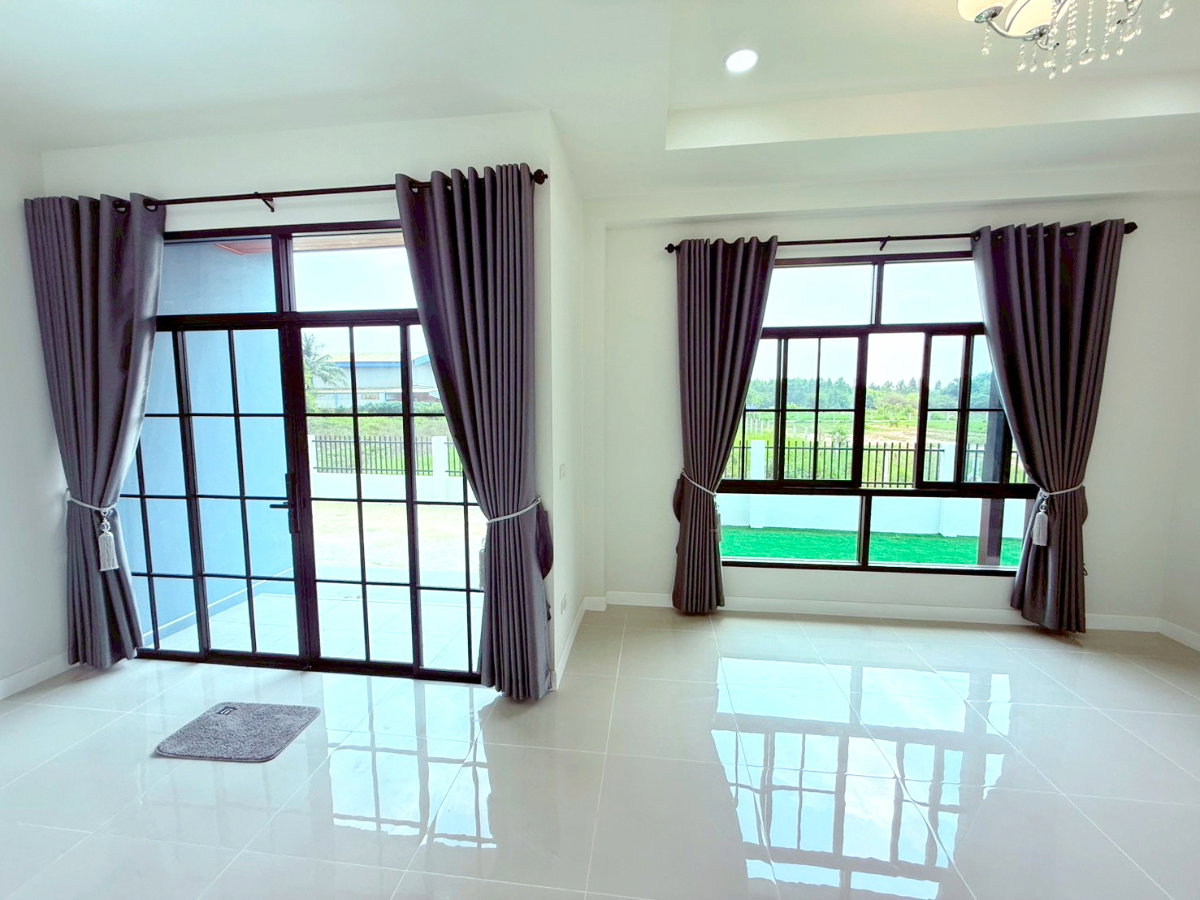 รูป ขายบ้านเดี่ยวโมเดิร์น หลังสุดท้าย  3ห้องนอน 2 ห้องน้ำ 2 ที่จอดรถ พนัสนิคม ชลบุรี - รูปที่ 27/33