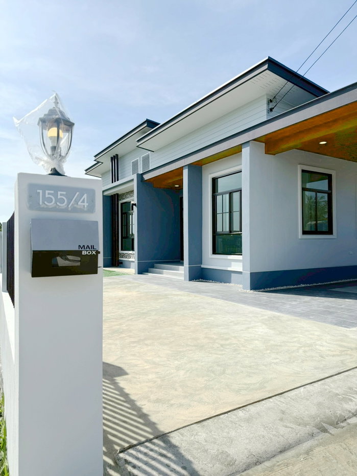 รูป ขายบ้านเดี่ยวโมเดิร์น หลังสุดท้าย  3ห้องนอน 2 ห้องน้ำ 2 ที่จอดรถ พนัสนิคม ชลบุรี - รูปที่ 2/33