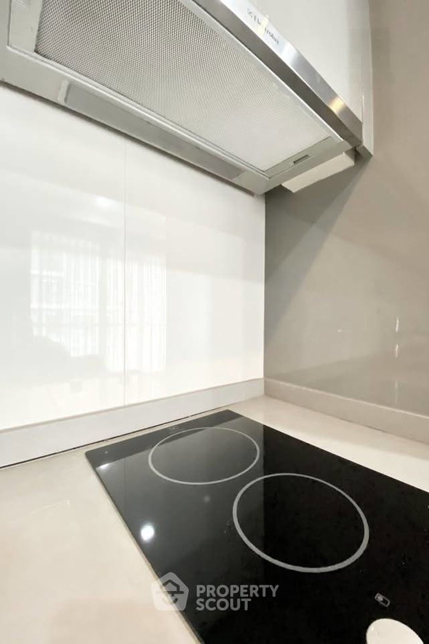 picture 1-BR Condo at M Phayathai near BTS Victory Monument (ID 2576040) - 2/8