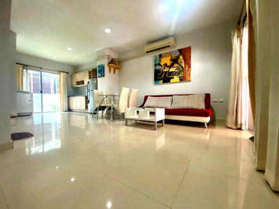 Houses for rent Central Plaza Bang Na : P0626/3-story townhome for rent, Baan Klang Muang Lucerne Project, Sukhumvit 77, On Nut 46 location.