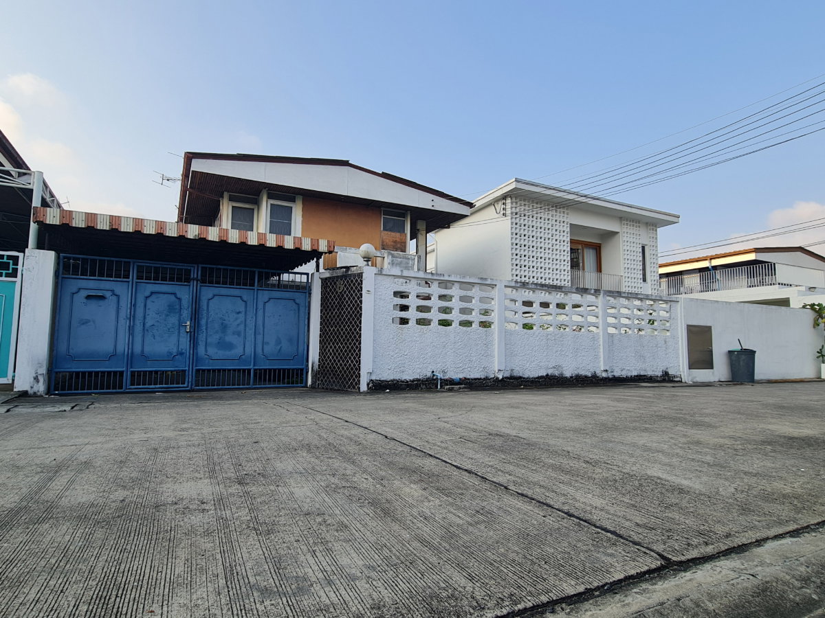 รูป ให้เช่าบ้านเดี่ยวตามสภาพ 6 ซอย 6 หมู่บ้านเสรี 2 (รามคำแหง 24 แยก 28) สังคมดี, บรรยากาศดี, เดินทางสะดวกมากๆๆ - รูปที่ 8/10