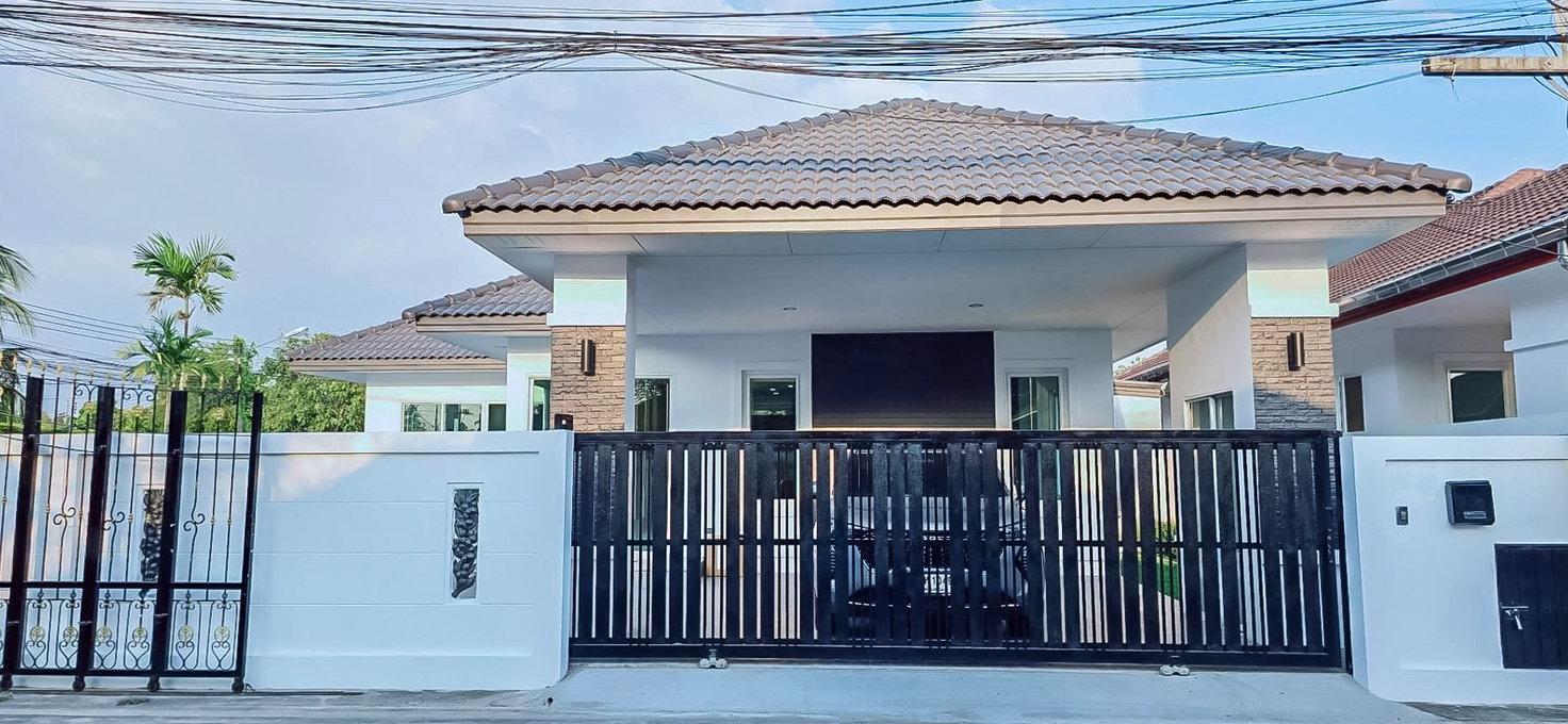 รูป 3 Bedroom Pool Villa for Sale in Huai Yai - รูปที่ 1/13