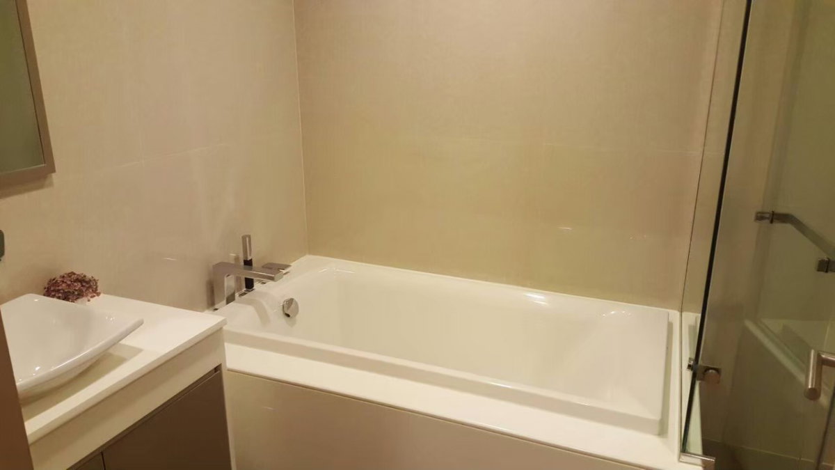 รูป For Rent Condo LIV @49 Fully furnished (S15-12980) - รูปที่ 8/9