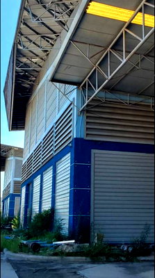 ที่ดิน นิคมอมตะนคร : ขายที่สีม่วงถมแล้ว ขายพร้อมโกดังหลายหลัง พานทอง ชลบุรี