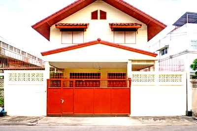 เช่าบ้านเดี่ยว อาคารทรู ทาวเวอร์ รัชดา : เซ็นทรัล พระราม 9 ทำเลรัชดา1-5 ฟอร์จูนทาวน์ 500 ม. บ้านเดี่ยว 4นอน 2น้ำ ใกล้ MRT พระราม 9 700ม.