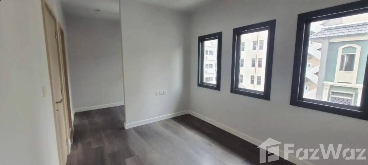 picture Home office for rent in Chinatown 6163747 - 6/16