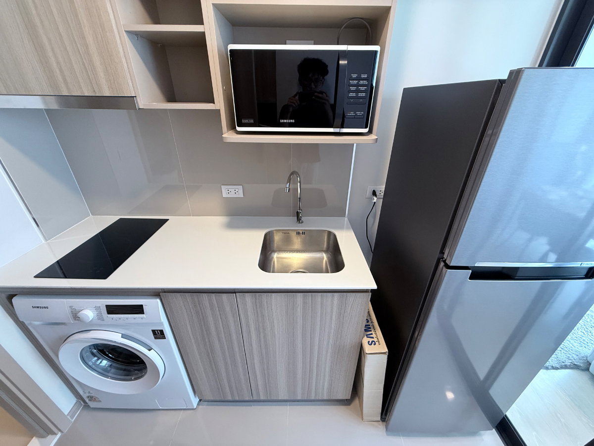 The Base Rise - 1 Bedroom Plus 35sq.m - image 4