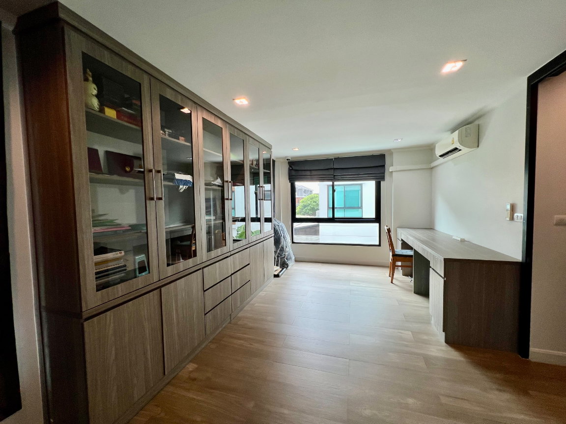 รูป ให้เช่าบ้านแฝด 3 ชั้น Supalai Essence Ladprao บ้านสวย พื้นที่ใหญ่ ฟังก์ชันครบ ใกล้รถไฟฟ้าสายสีเหลือง ลาดพร้าว 107 - รูปที่ 27/43