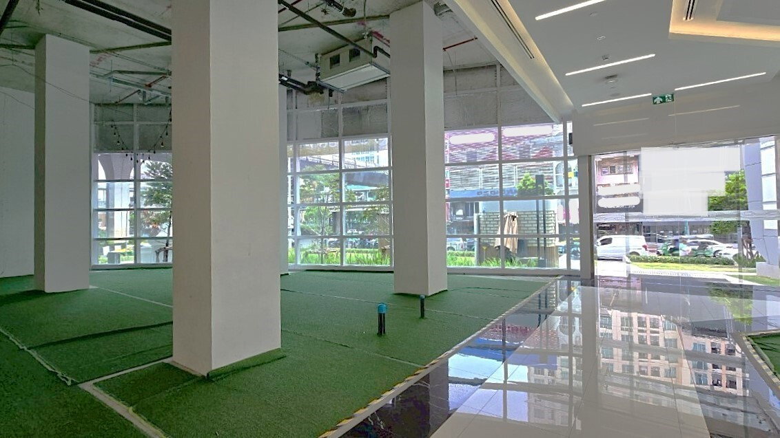 picture Retail space for rent in 100% condition on Phahonyothin Road ** NO CO-AGENT ** - 2/4