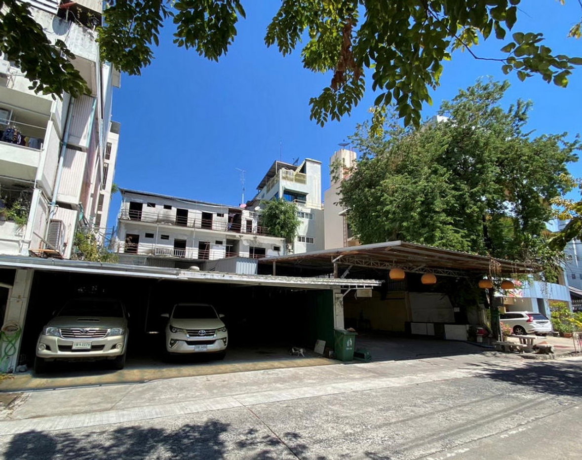 รูป S1108 🔥 ที่ดินทำเลทอง ซอยหอการค้า ใจกลางเมือง 🔥 ที่ดินแปลงสวย เนื้อที่ 103 ตารางวา ราคาขาย 30.9 ล้านบาท - รูปที่ 3/3