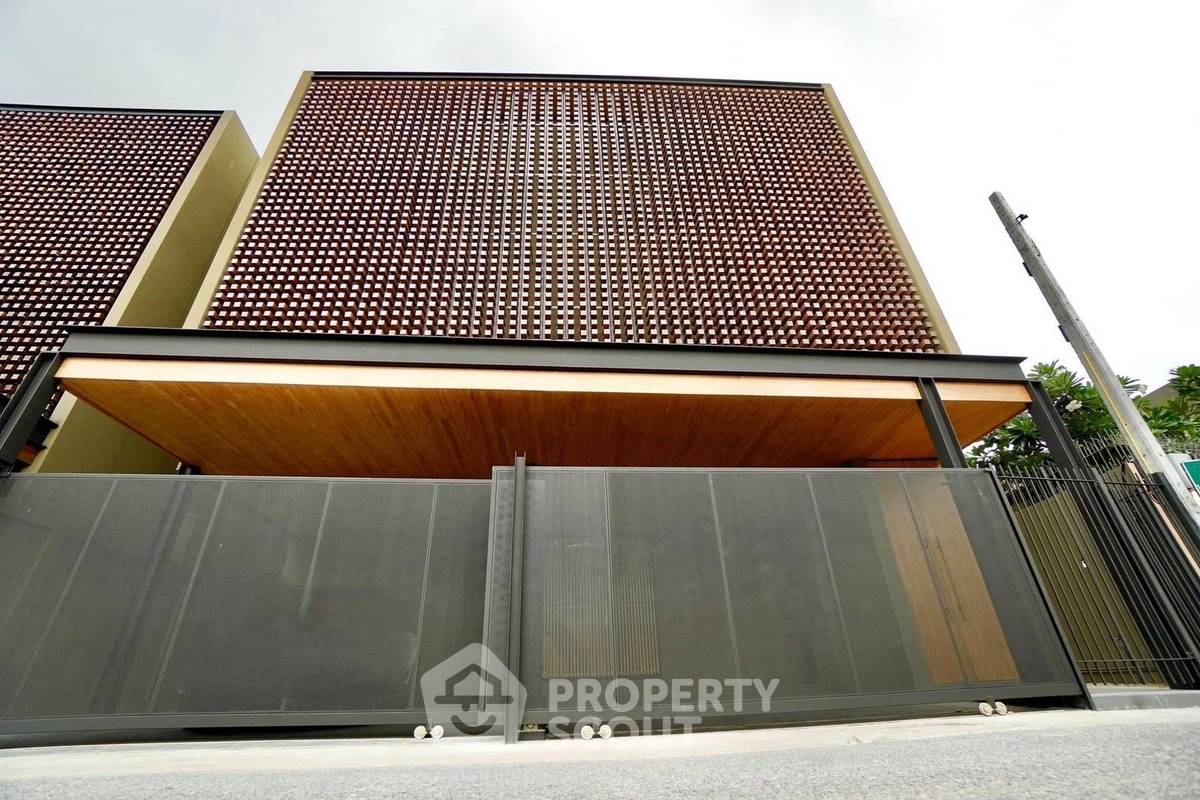 picture 4-BR House in Lat Phrao (ID 1750095) - 2/23