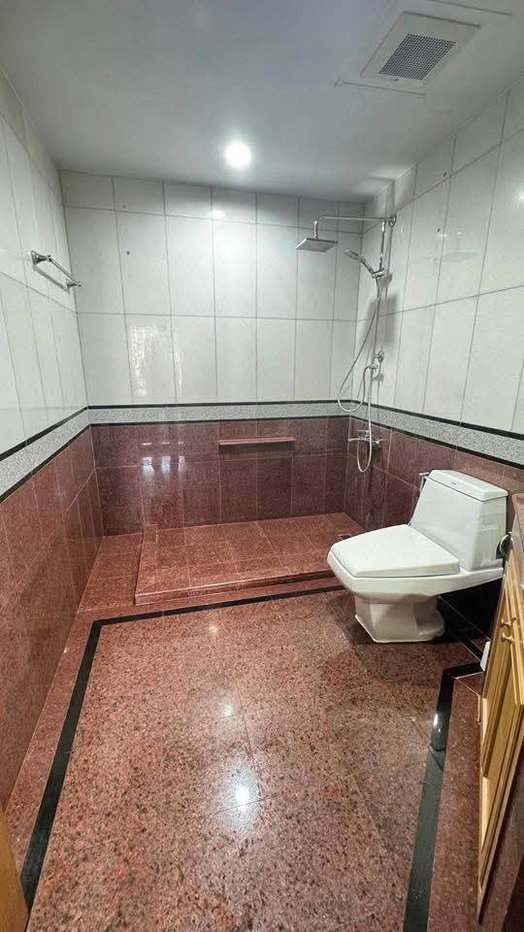 รูป ปล่อยเช่าคอนโดพร้อมอยู่ สุพรีม วิลล์ บนถนนเย็นอากาศ ใกล้ใจกลางเมือง - รูปที่ 13/16