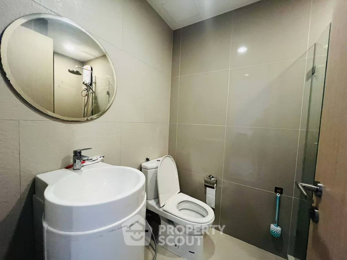 picture Studio Condo at Rhythm Asoke Ll near MRT Phra Ram 9 (ID 2781322) - 6/15