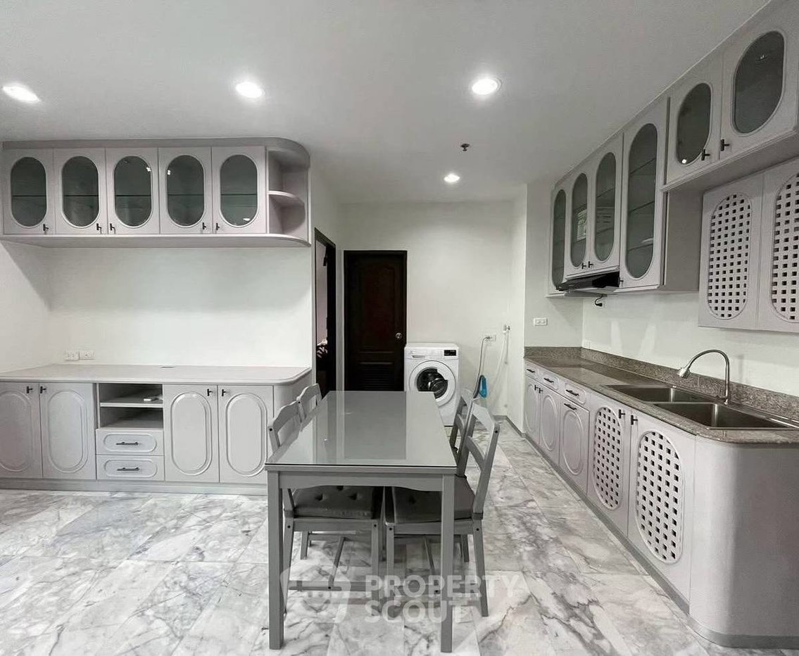 รูป คอนโด 2-ห้องนอน ที่ สาธร เฮ้าส์ คอนโดมิเนียม ใกล้ BTS สุรศักดิ์ (ID 2547248) - รูปที่ 10/11