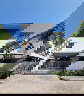 รูปภาพ 🌿 **VR0230 บ้านเดี่ยวหรู ใกล้สวนหลวง ร.9 เพียง 600 ม.**🚇 ใกล้รถไฟฟ้า MRTสวนหลวง ร.9