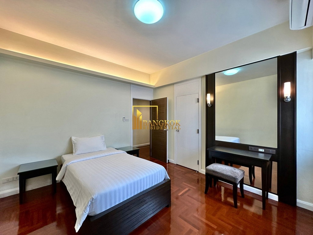 รูป Spacious 4 Bedroom Penthouse Apartment in Sukhumvit 7 - BR0669AP - รูปที่ 36/58