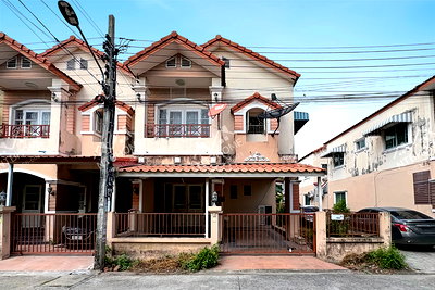 ทาวน์โฮม แม็คโคร บางบัวทอง : ศิลปการพาร์ค 4 บางบัวทอง แปลงมุม ทำเลดี เข้าซอยไม่ลึก