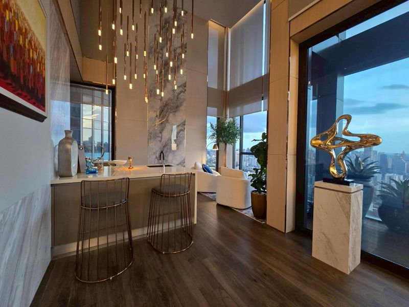 รูป 💎Penthouse Duplex ที่ดีที่สุดย่าน พระราม9 - อโศก  📍  The Esse At Singha Complex  📍  Rent Prices   600,000/ month.  - รูปที่ 6/20