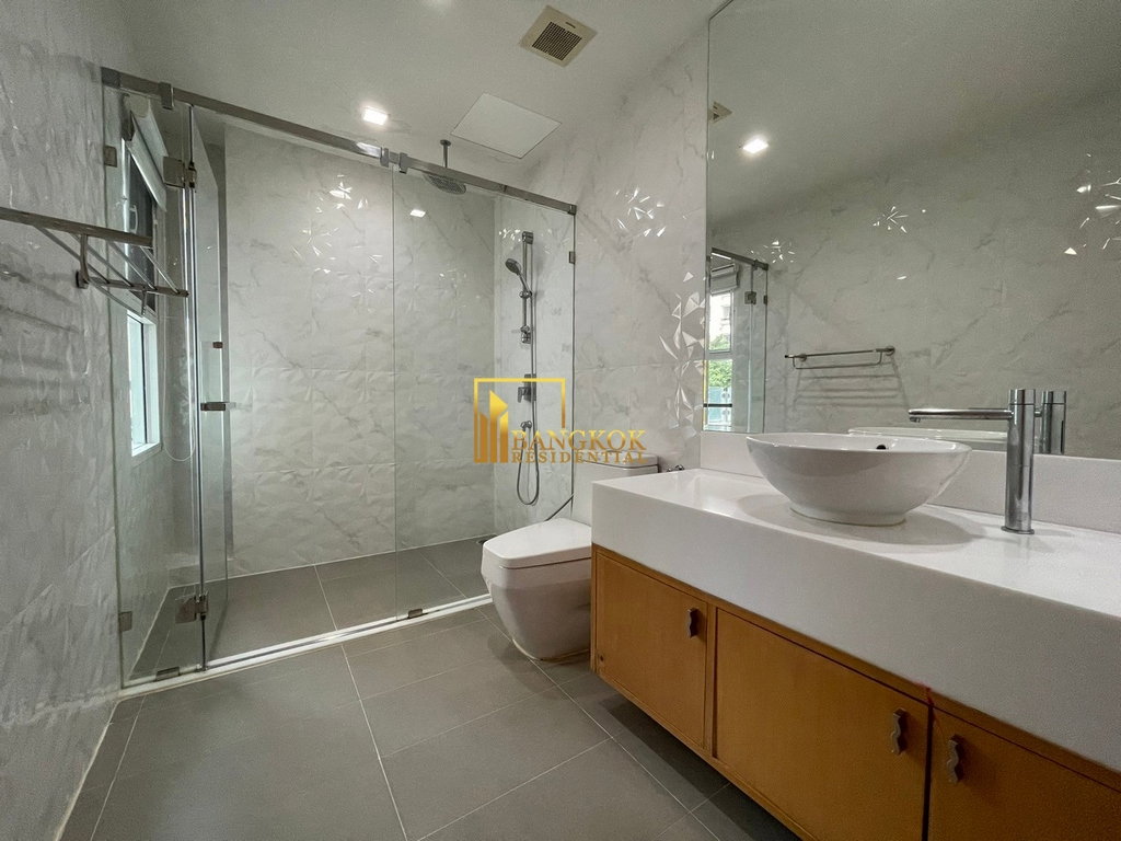 picture Impressive 3 Bedroom Duplex Apartment in Phrom Phong Area - BR0235AP - 26/60