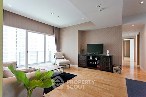 3-BR Condo at Millennium Residence @ Sukhumvit Condominium near BTS Asok (ID 659462)