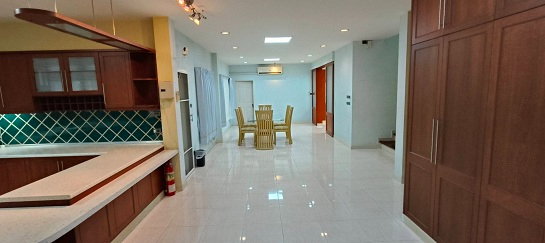 picture Luxury House for Sale in Windmill Golf Course - 9/23