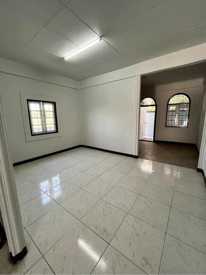 รูป ทาวน์เฮาส์ (Townhouse) รีโนเวทใหม่ทั้งหลัง ดีไซน์สวย - รูปที่ 21/24