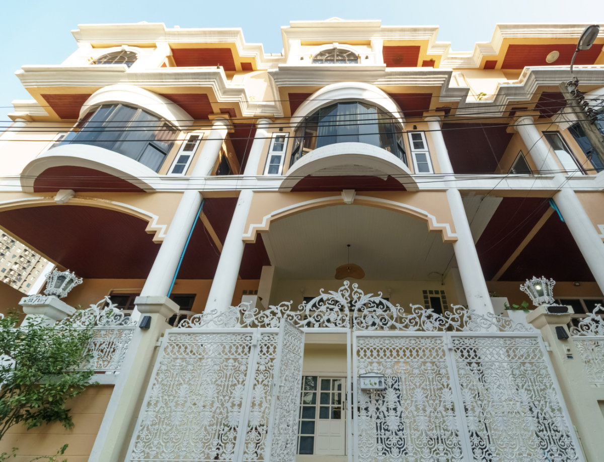 รูป ทาวเฮ้าท์ทองหล่อ ตกแต่งทันสมัย เหมาะอยู่อาศัยและทำธุรกิจ ** NO CO-AGENT ** - รูปที่ 1/14