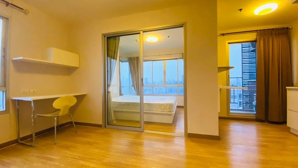 picture code : H16 The Trust Ratchada - Rama 3 - 3/6