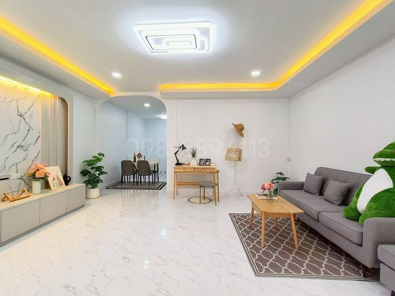 รูป ขายทาวน์เฮาส์ 2 ชั้น หมู่บ้านแดนทอง สุขาภิบาล5 รีโนเวทใหม่ เนื้อที่ 22.5 ตรว 4นอน 2น้ำ แถมฟรีเฟอร์นิเจอร์ - รูปที่ 3/8