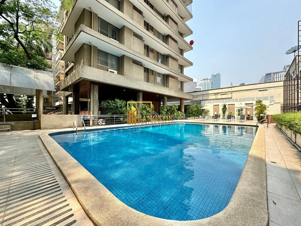 รูป Spacious 4 Bedroom Penthouse Apartment in Sukhumvit 7 - BR0669AP - รูปที่ 42/58