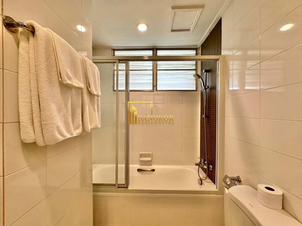 รูป Spacious 4 Bedroom Penthouse Apartment in Sukhumvit 7 - BR0669AP - รูปที่ 33/58