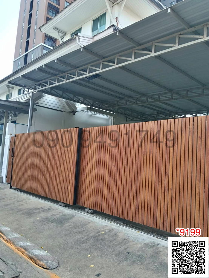 รูป เช่า บ้านเดี่ยว 3 ชั้น ใกล้ BTS วุฒากาศ 50 เมตร ตกแต่งใหม่ทั้งหลังสไตล์ Modern - รูปที่ 1/26