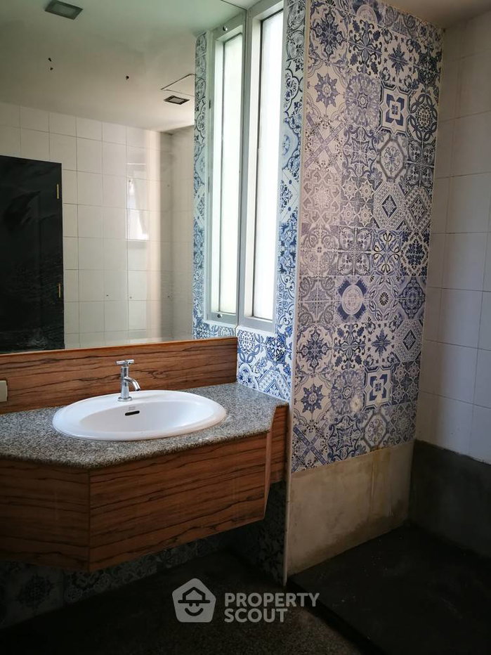 รูป คอนโด 2-ห้องนอน ที่ สาธร เฮ้าส์ คอนโดมิเนียม ใกล้ BTS สุรศักดิ์ (ID 385409) - รูปที่ 5/13