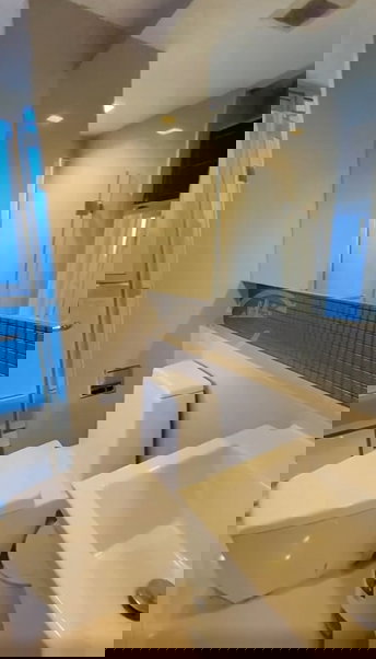 รูป 🔥ให้เช่า🔥✨ริทึ่ม สาทร✨สัมผัสชีวิตเหนือระดับ🌆วิวโค้งแม่น้ำเจ้าพระยาแบบพาโนราจากห้องของคุณ ทุกเช้าเริ่มต้นด้วยแรงบันดาลใจ🪄🎇 Us 💚Line ID @propsync - รูปที่ 6/6